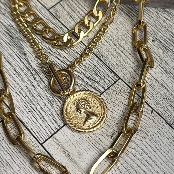 Elegant Gold Tone Necklace Trio NWT - Picture 3 of 5